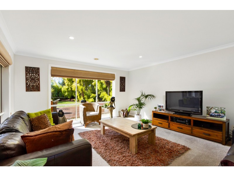 48 Mark Avenue, Sale VIC 3850