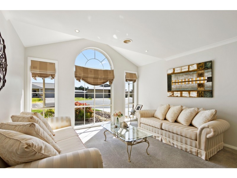 48 Mark Avenue, Sale VIC 3850