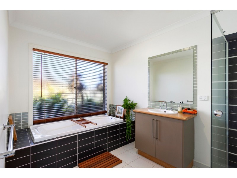 48 Mark Avenue, Sale VIC 3850