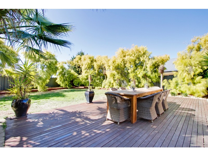 48 Mark Avenue, Sale VIC 3850