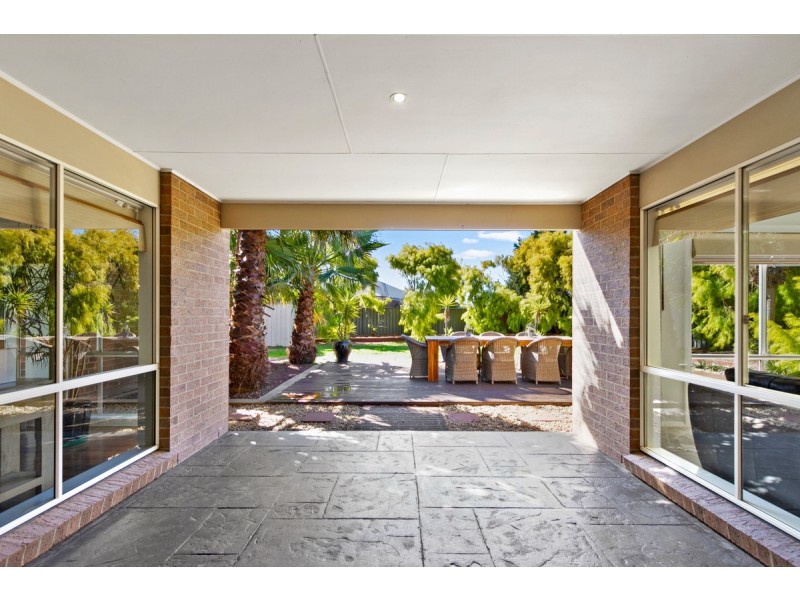 48 Mark Avenue, Sale VIC 3850