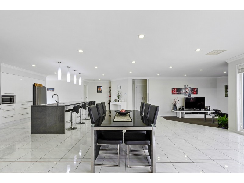 27 The Boulevard, Sale VIC 3850