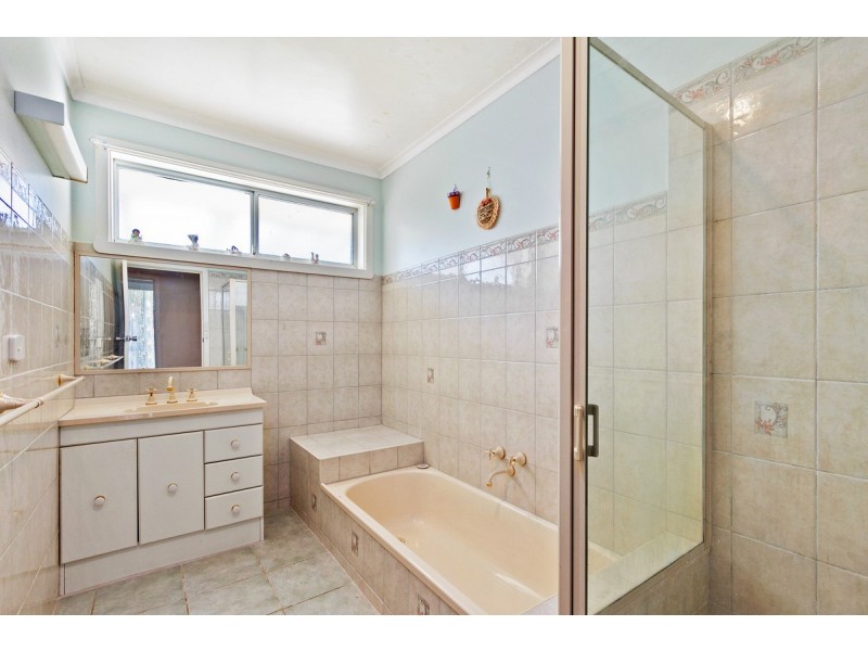 56 McFarlane Street, Stratford VIC 3862