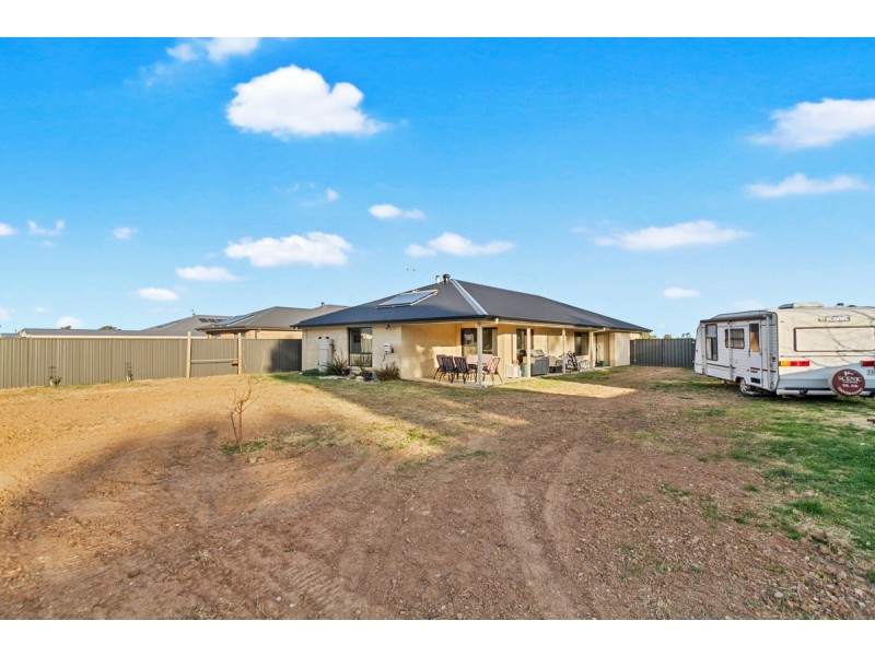 6 Pruden Court, Stratford VIC 3862