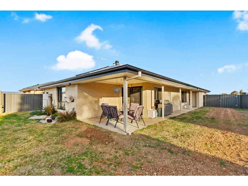 6 Pruden Court, Stratford VIC 3862