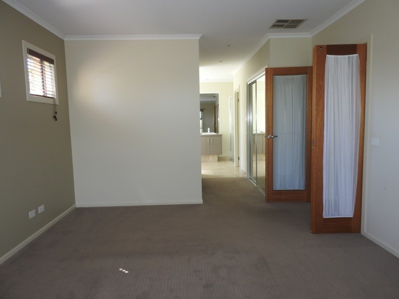 87 Reid Drive, Wurruk VIC 3850