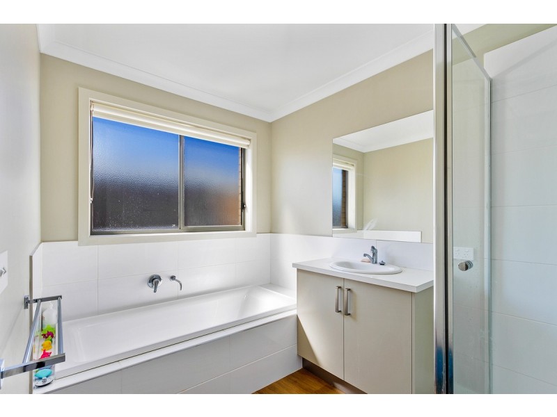 27 Woondella Boulevard, Sale VIC 3850