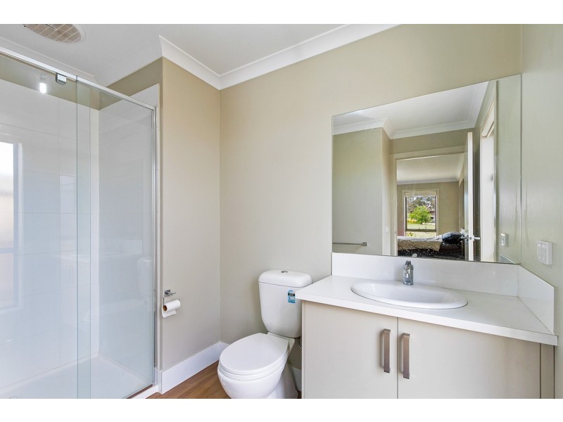 27 Woondella Boulevard, Sale VIC 3850