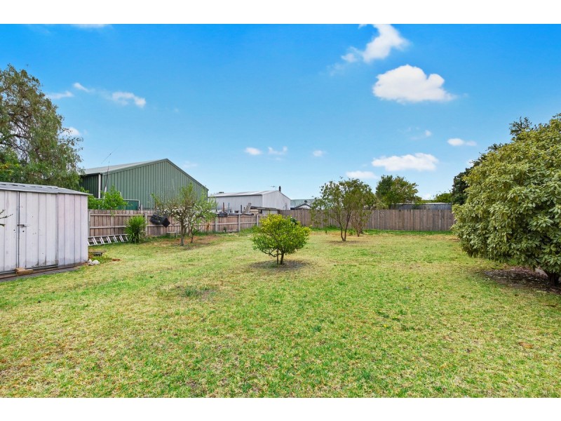 7 Dixon Street, Stratford VIC 3862