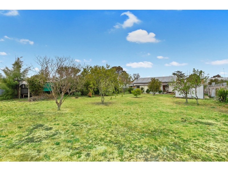 7 Dixon Street, Stratford VIC 3862