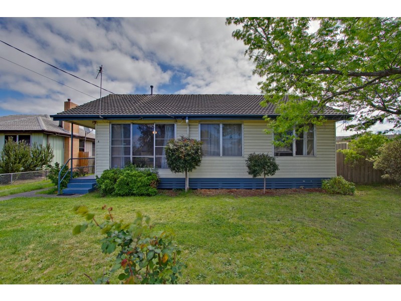 4 Overend Crescent, Sale VIC 3850