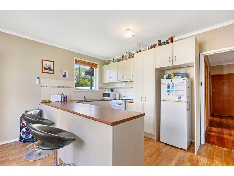 4 Overend Crescent, Sale VIC 3850