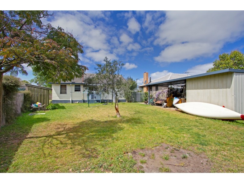 4 Overend Crescent, Sale VIC 3850