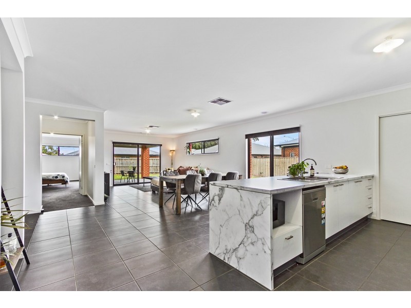 16 Redgum Court, Sale VIC 3850