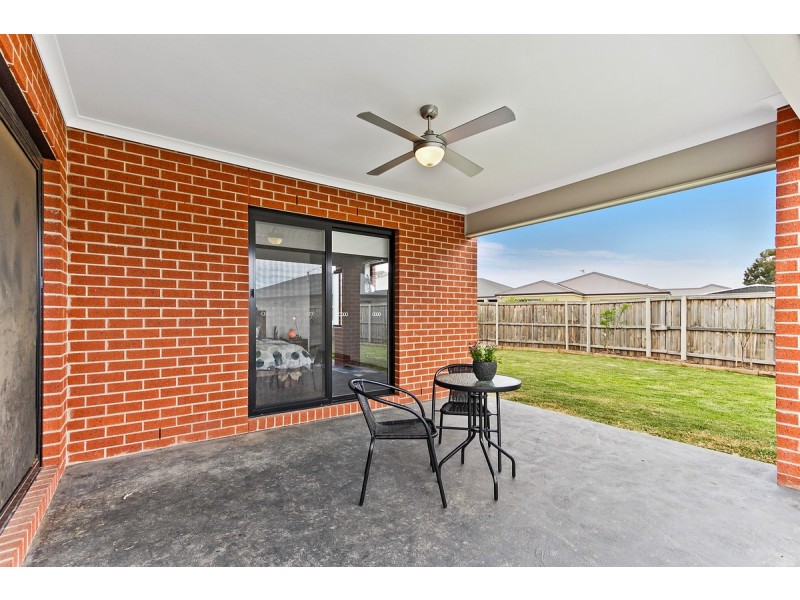 16 Redgum Court, Sale VIC 3850