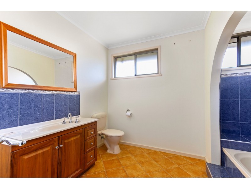 31 Alameda Drive, Sale VIC 3850