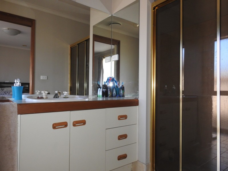 15 Natalie Court, Sale VIC 3850