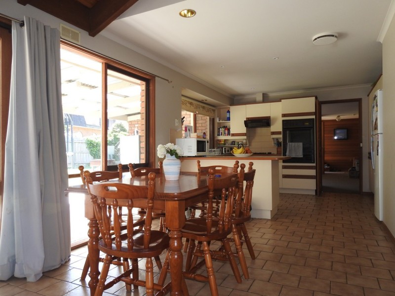 15 Natalie Court, Sale VIC 3850