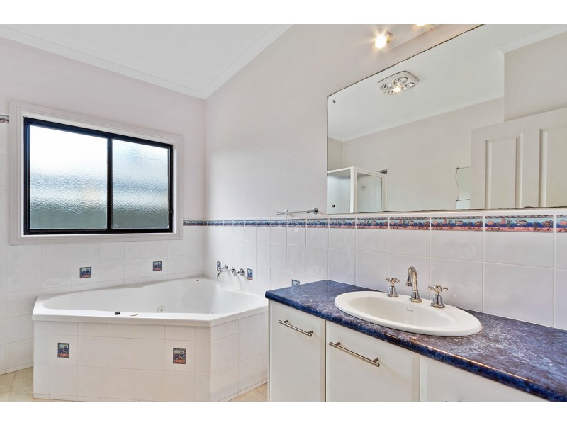 11 Langholme Court, Sale VIC 3850