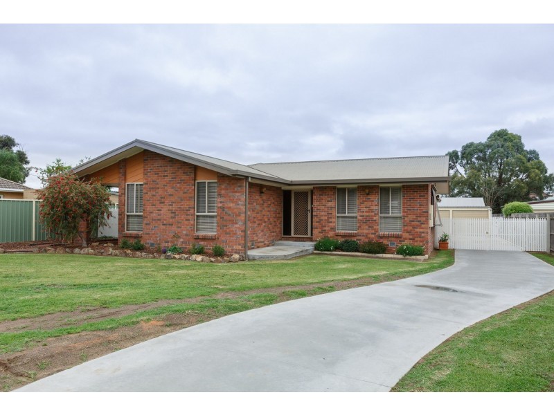 24 Jones Street, Stratford VIC 3862