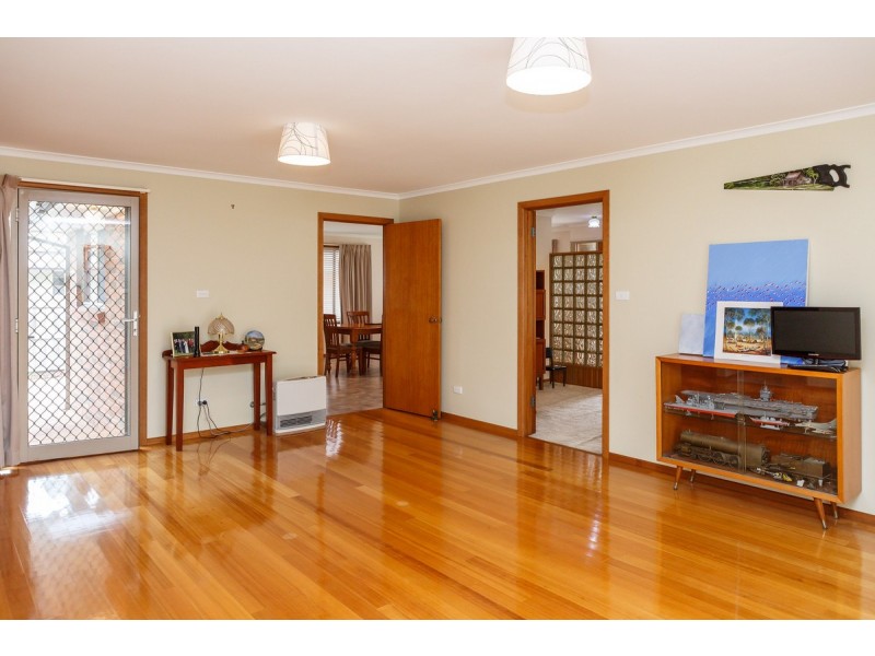 24 Jones Street, Stratford VIC 3862