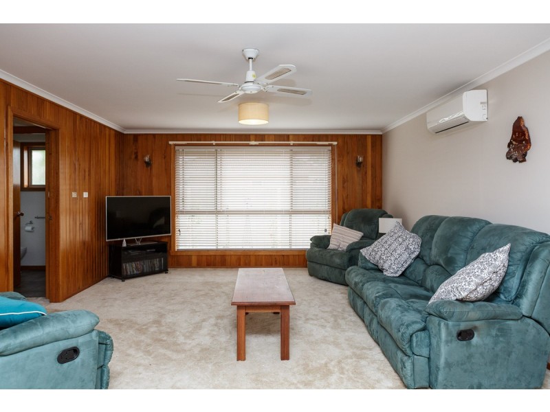 24 Jones Street, Stratford VIC 3862