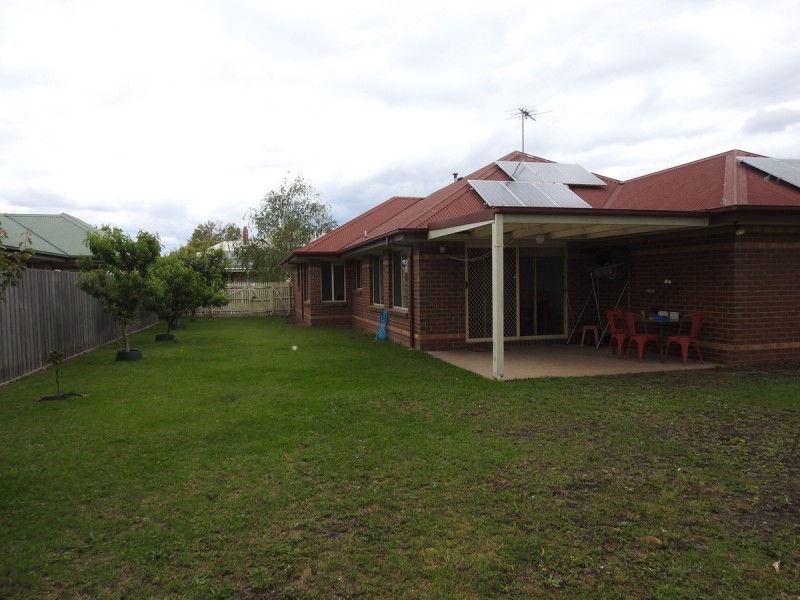 27 Cranswick Crescent, Sale VIC 3850