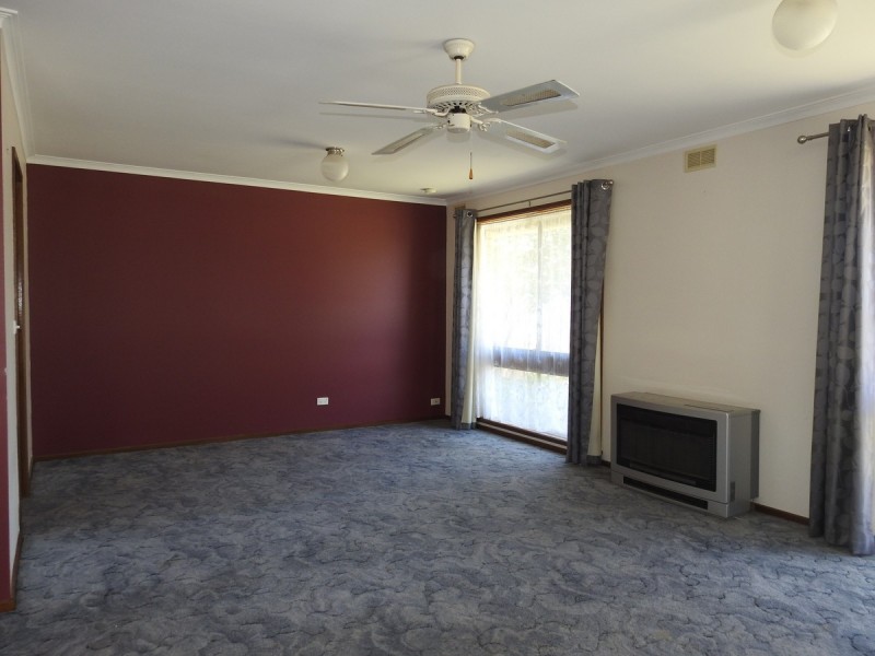 2 Aspect Court, Sale VIC 3850