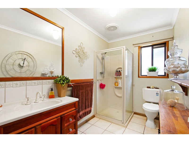10 Melaleuca Court, Sale VIC 3850