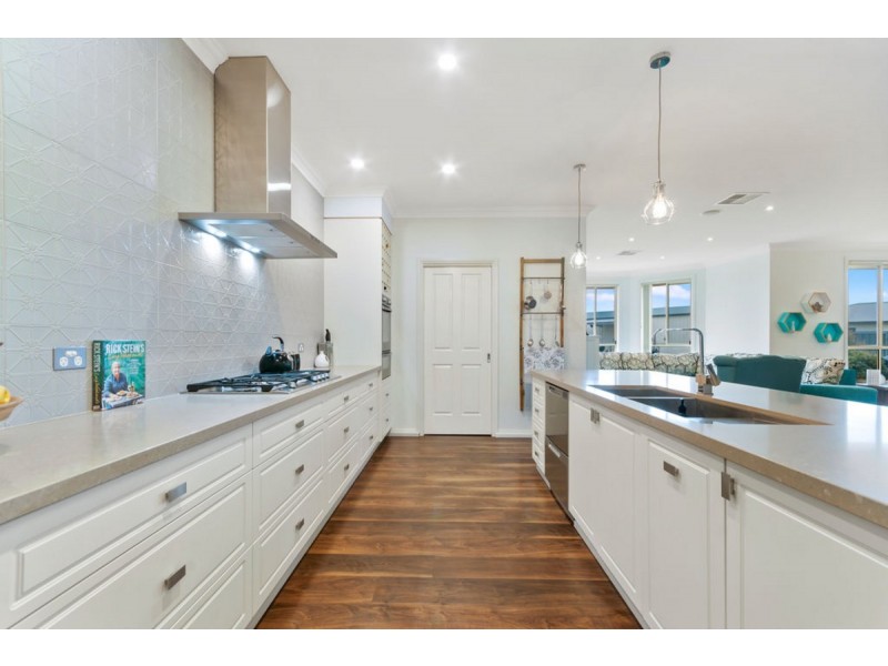 74 Sovereign Drive, Wurruk VIC 3850