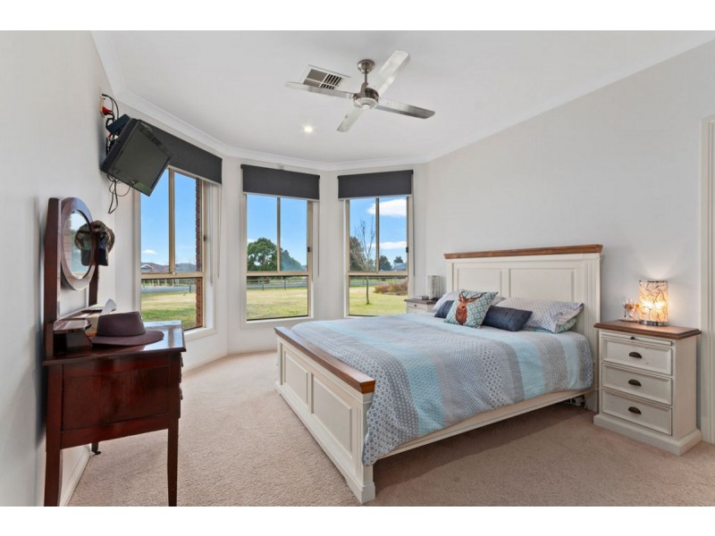 74 Sovereign Drive, Wurruk VIC 3850