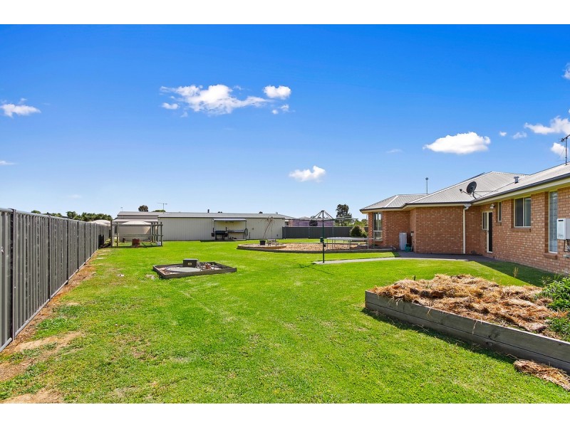 74 Sovereign Drive, Wurruk VIC 3850