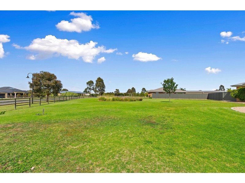 74 Sovereign Drive, Wurruk VIC 3850