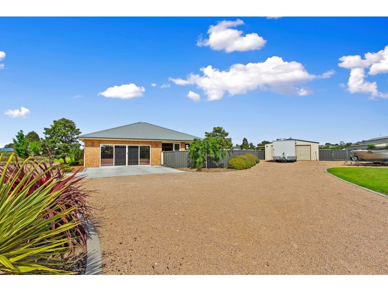74 Sovereign Drive, Wurruk VIC 3850