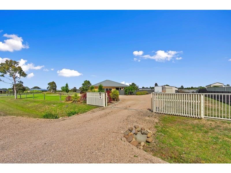 74 Sovereign Drive, Wurruk VIC 3850