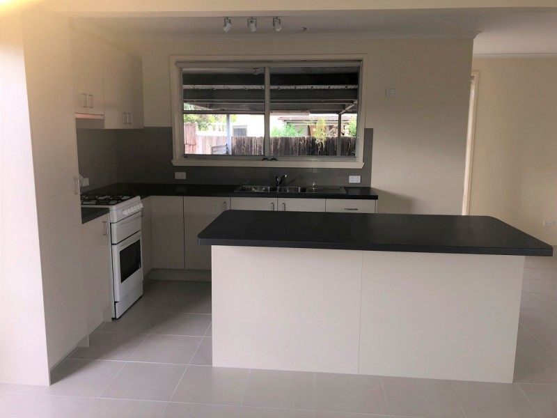 17 Jackson Avenue, Sale VIC 3850