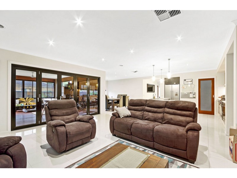 21 Mark Avenue, Sale VIC 3850