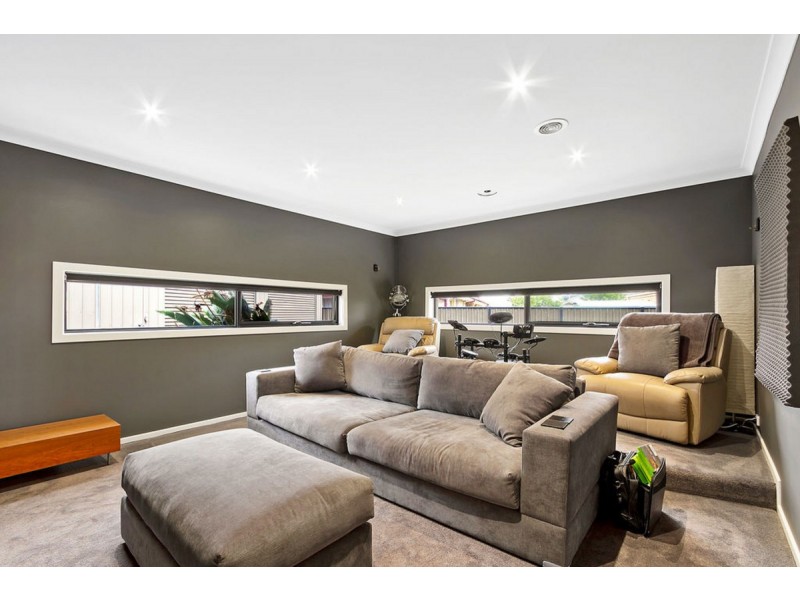 21 Mark Avenue, Sale VIC 3850