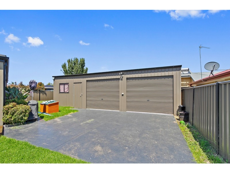 21 Mark Avenue, Sale VIC 3850