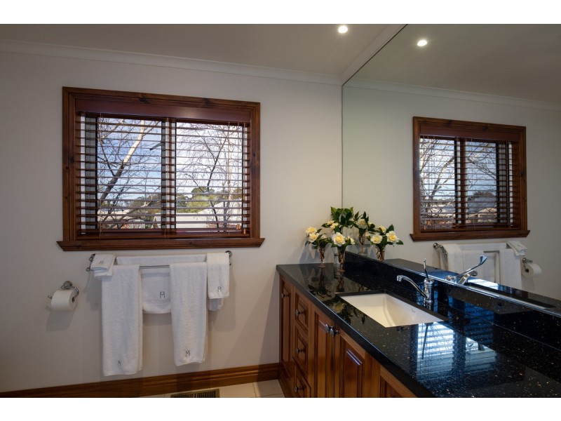 11 Finegan Court, Sale VIC 3850
