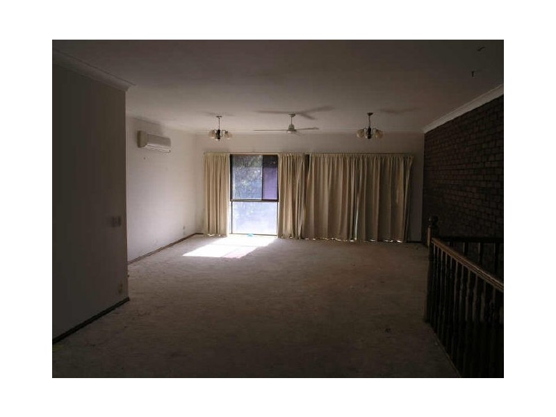 8 Universe Ct, Mudgeeraba QLD 4213