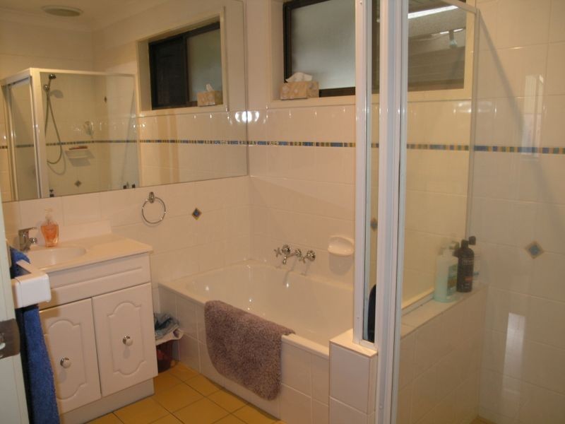 5 Moonbeam Pde, Mudgeeraba QLD 4213