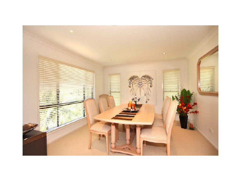 8 Grandview Tce, Tallai QLD 4213