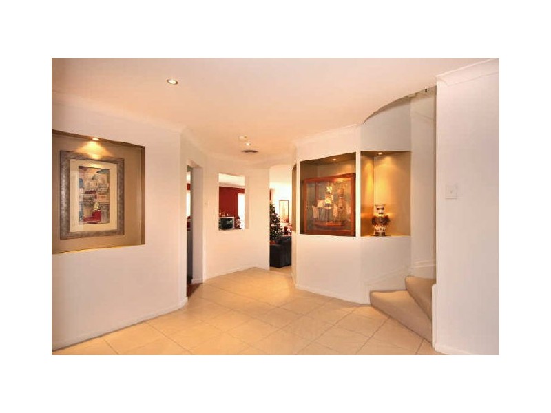 8 Grandview Tce, Tallai QLD 4213