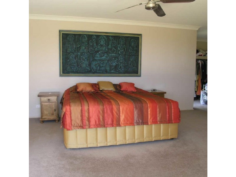 10 Roxby Court, Bonogin QLD 4213