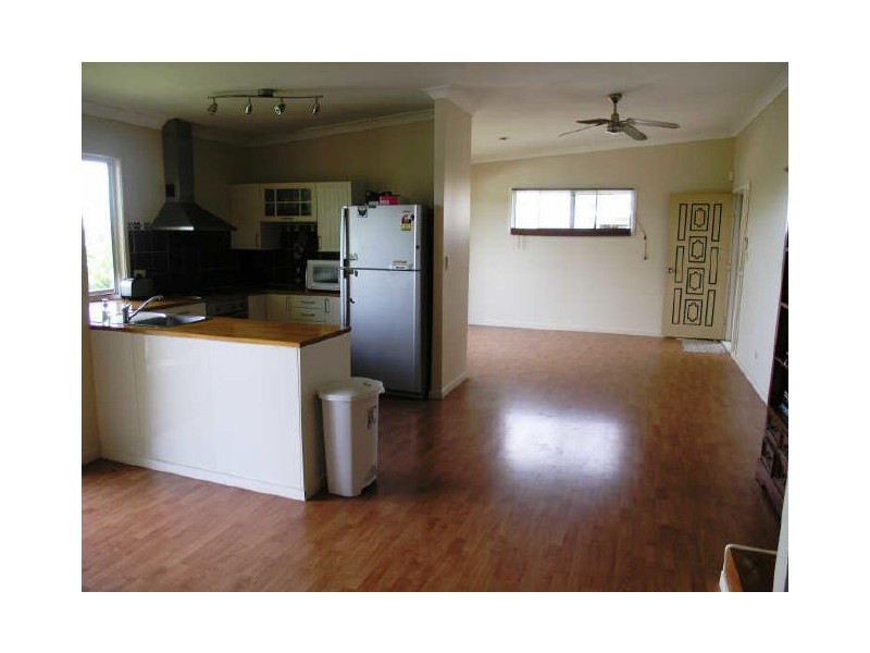 8 CHILLAGOE PLACE, Worongary QLD 4213