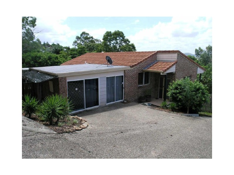 8 CHILLAGOE PLACE, Worongary QLD 4213