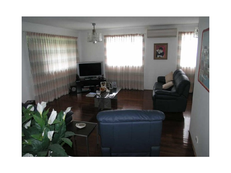 28 Viscount Dr, Tallai QLD 4213