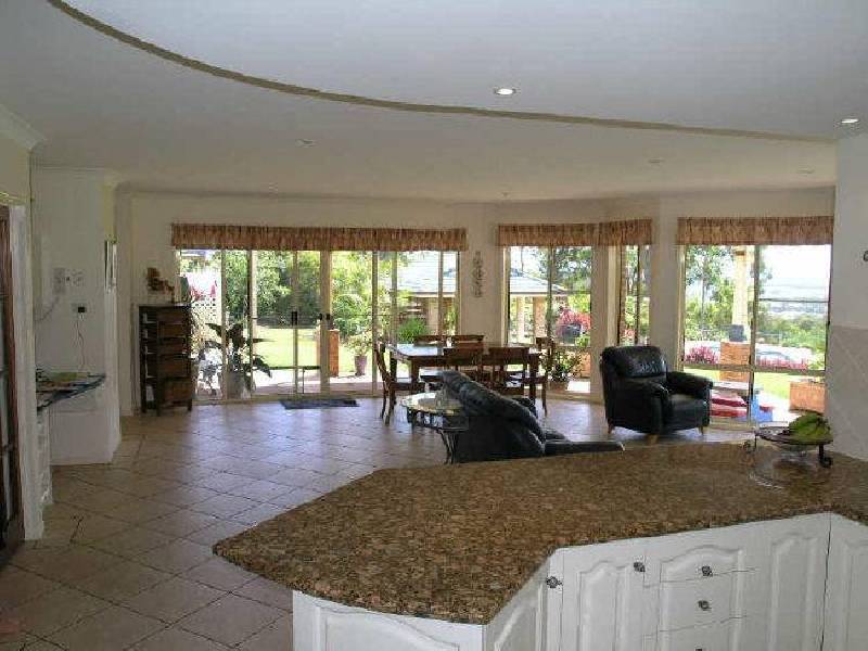 286 Chesterfield Drive, Bonogin QLD 4213