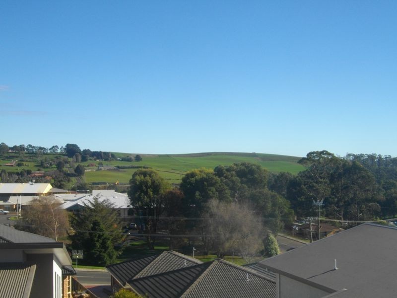 3/2 Stevens Place, Park Grove TAS 7320